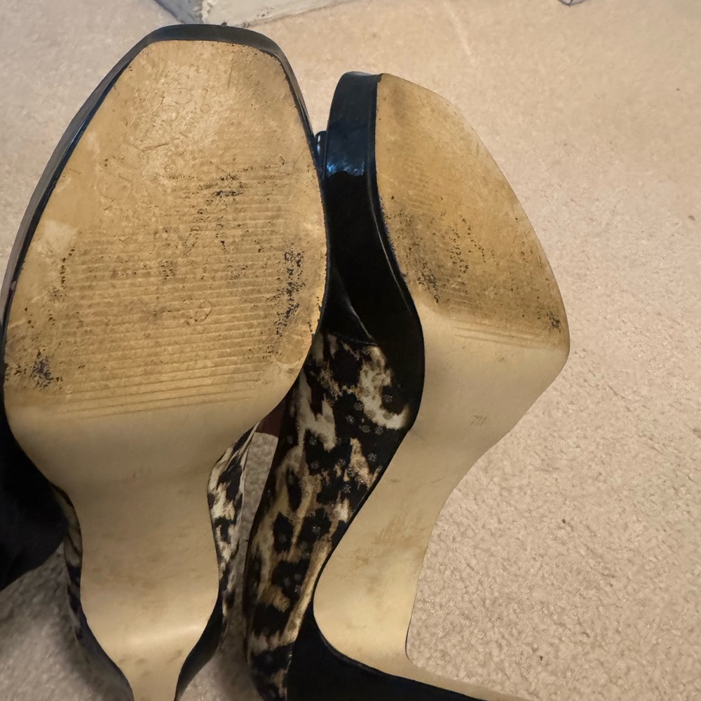 Guess Black and Leopard Print Heels - Picture 5 of 5